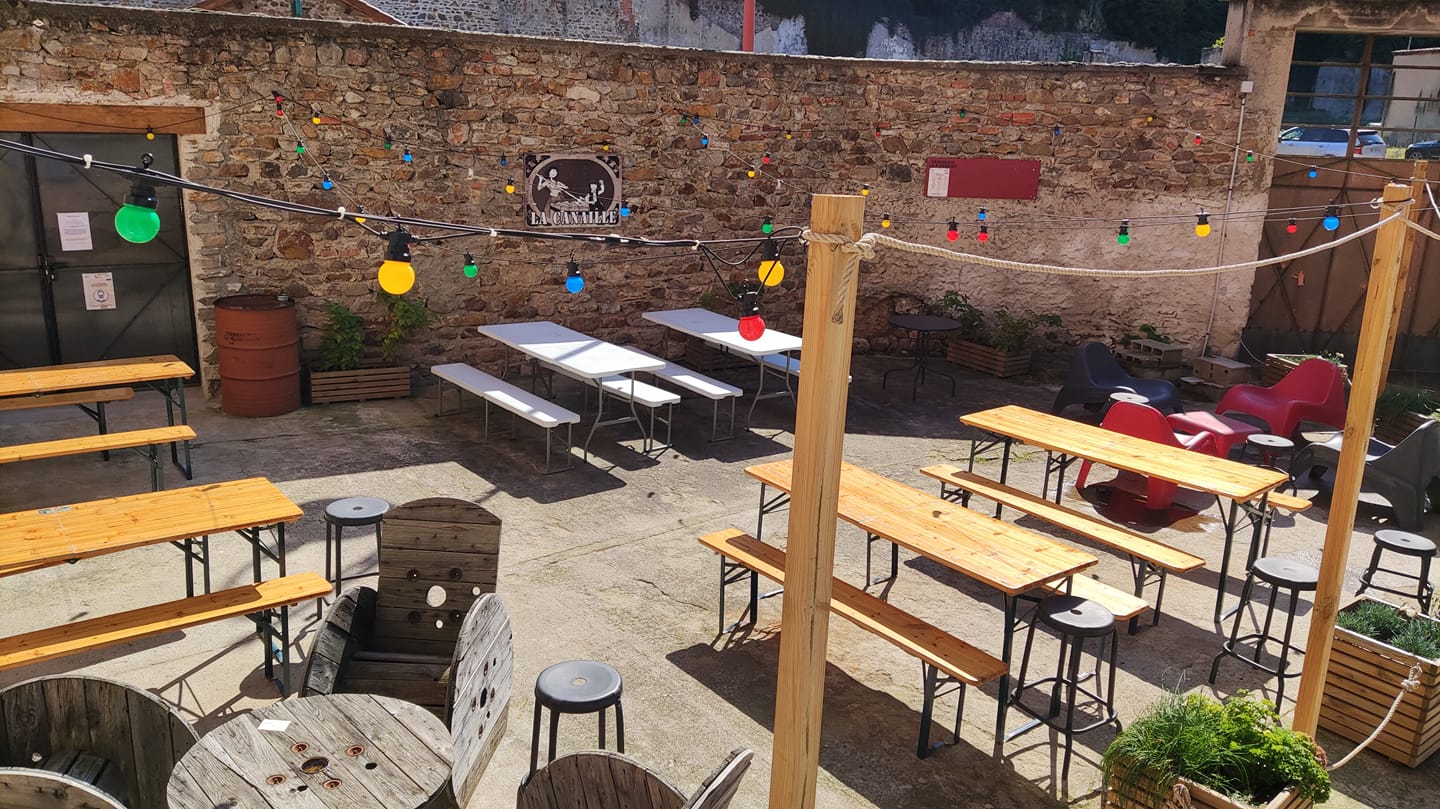 Le bar/boutique Brasserie La Canaille loire 42